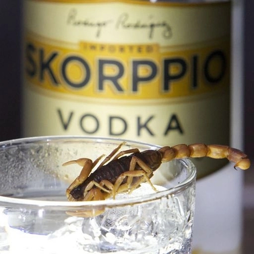 Skorppio Vodka - mit echtem Skorpion - 37,5% 0,7l